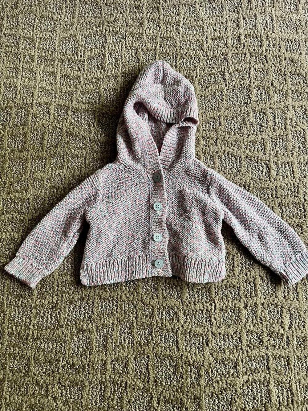 BabyGap sweater 3-6M